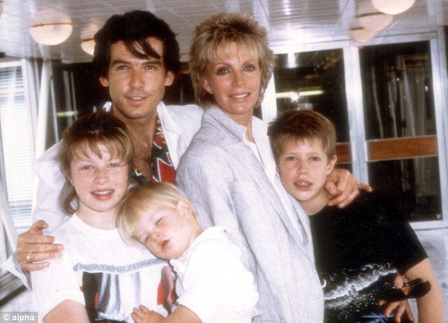 1985 YILINDAN BU FOTOĞRAF... "MUTLU AİLE KARESİ"NDEKİ ANNE 43 YAŞINDA, KIZI İSE 42'SİNDE KANSERE YENİLDİ...