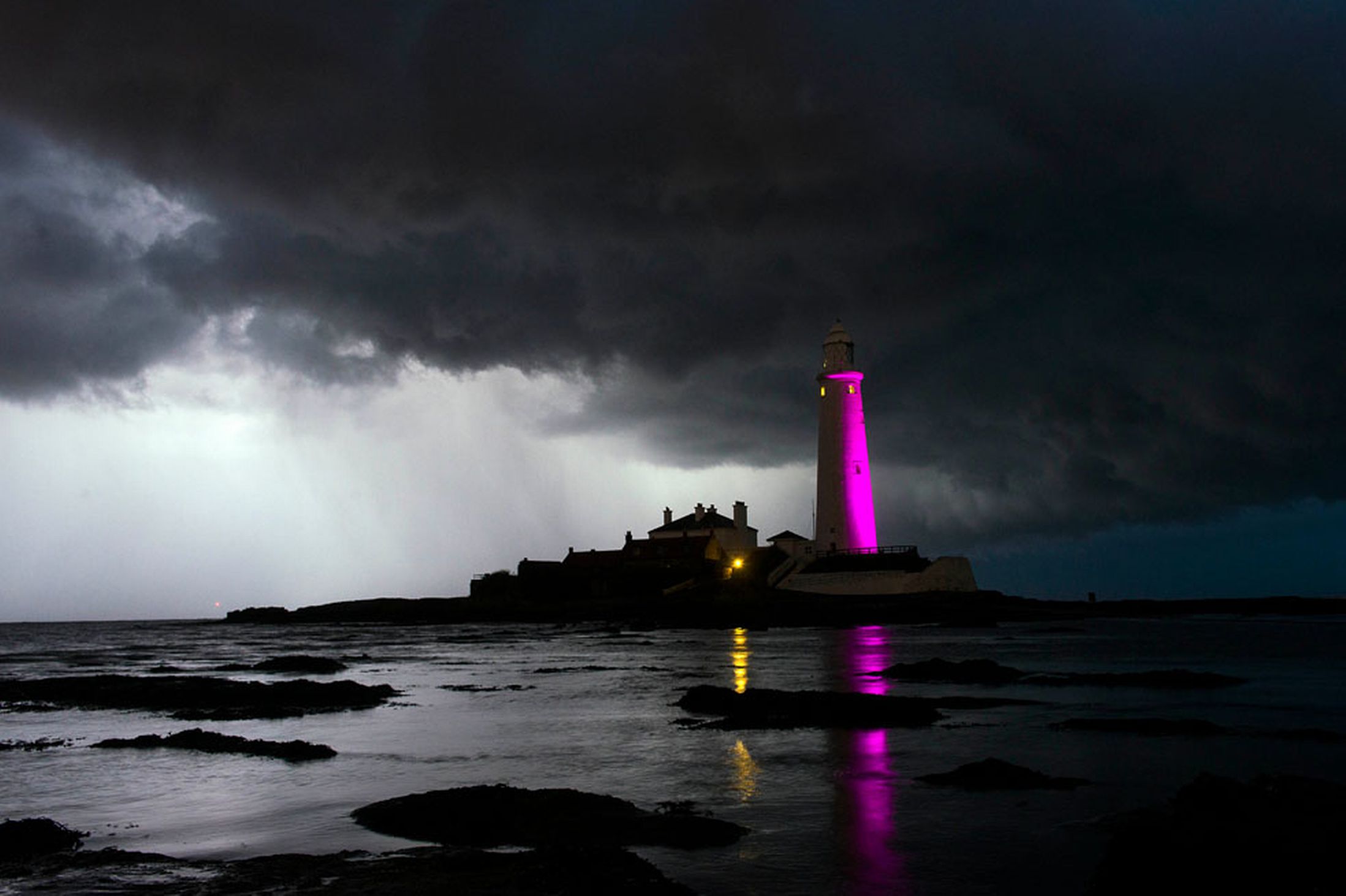 Dark-clouds-are-seen-behind-St-Marys-Lighthouse-Whitley-Bay-North-Tyneside-25th-October-2641149