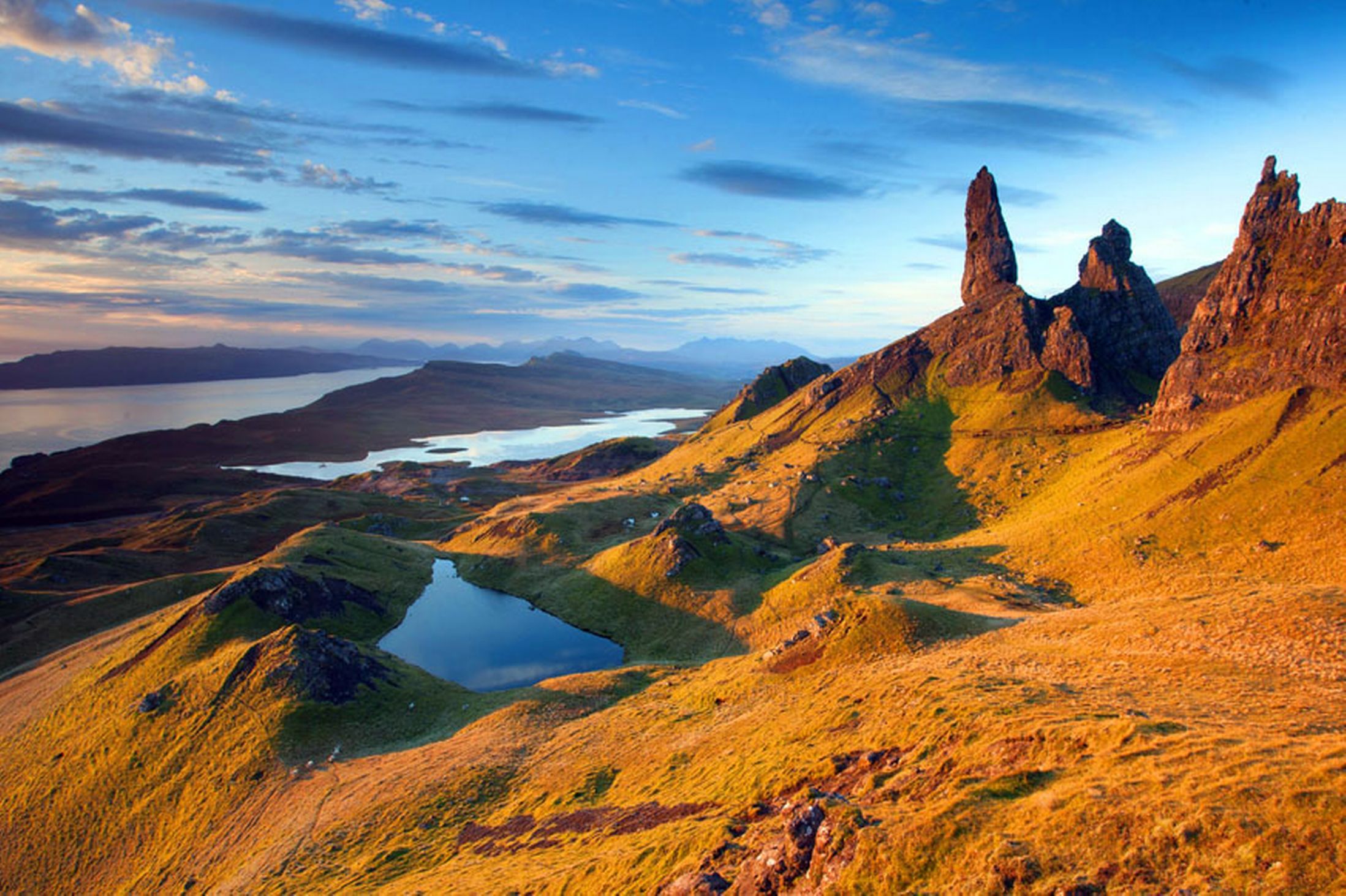Sunrise-over-the-Old-Man-of-Storr-on-the-Isle-of-Skye-2641169