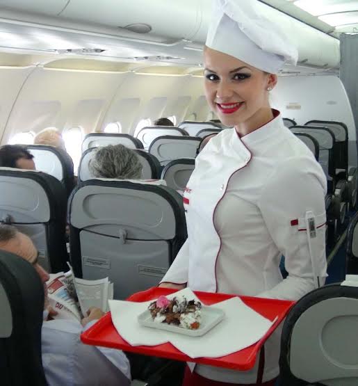ATLASJET'İN ÜÇ "UÇAN AŞÇISI"NDAN BİRİ DİLEK HACIOĞLU...