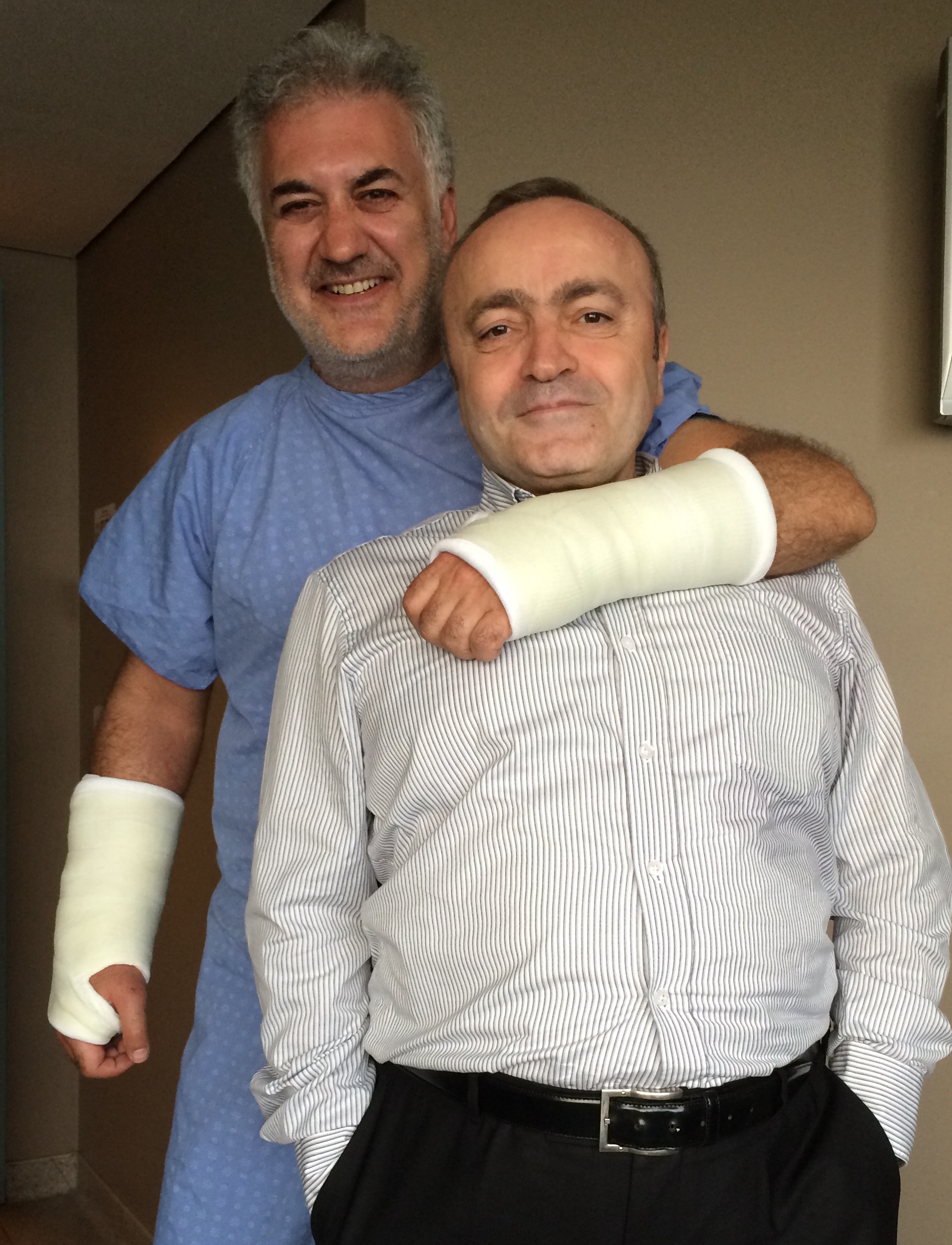 ÜNLÜ OYUNCU, ARKADAŞLARIYLA GİTTİĞİ İZNİK GÖLÜ DÖNÜŞÜNDE YOLA DÖKÜLEN ZEYTİNYAĞI'NIN KURBANI OLDU...